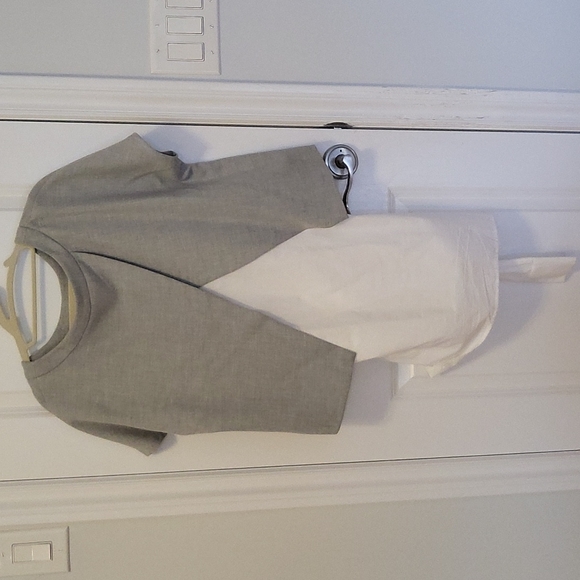 Blouse - Picture 2 of 3